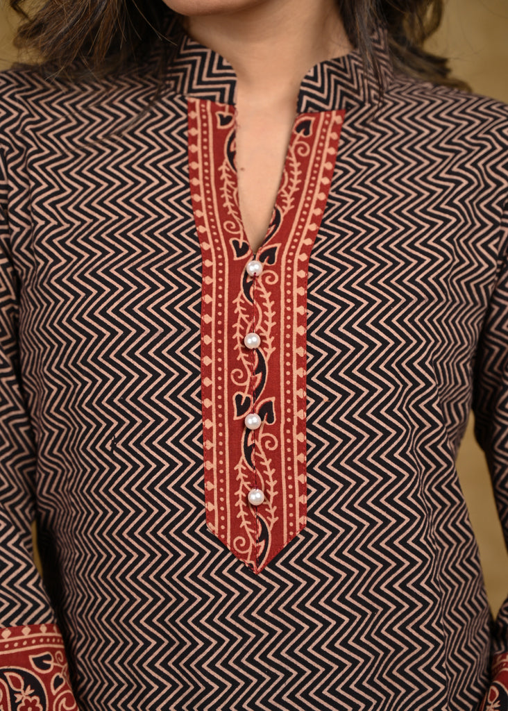 Trendy Black Zigzag Cotton Tunic with Ajrakh Border