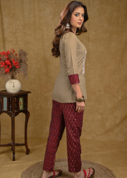 Beige Cotton Top with Exclusive Gond Painting and Maroon Ikaat Collar