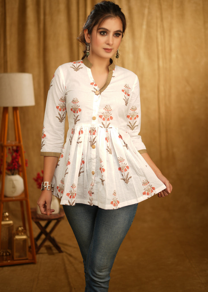Exclusive Casual White Floral Gathered Top