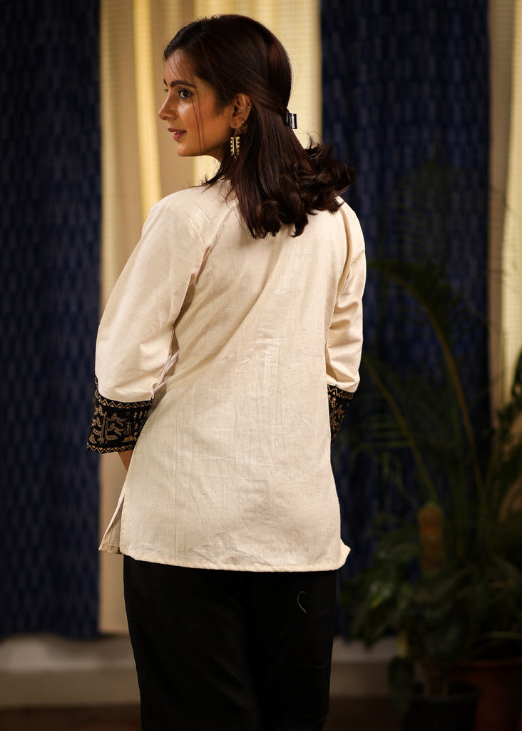 Offwhite flex cotton top with warli printed panel