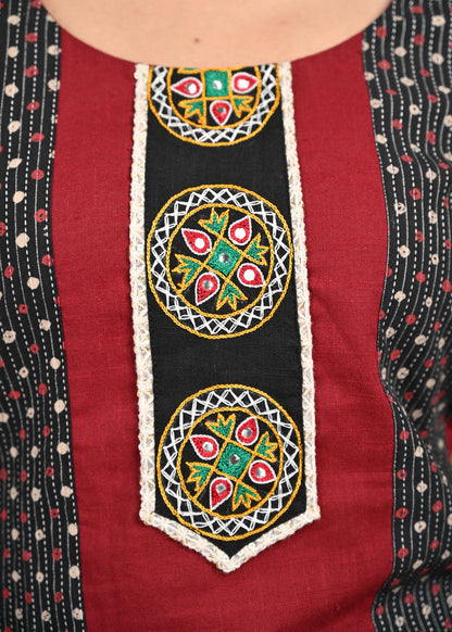 Simple And Elegant Cotton Tunic withhandmade Kutch Mirror Work on Yoke