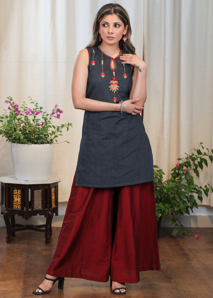 Trendy Grey Tunic With Bright Contrast Embroidery