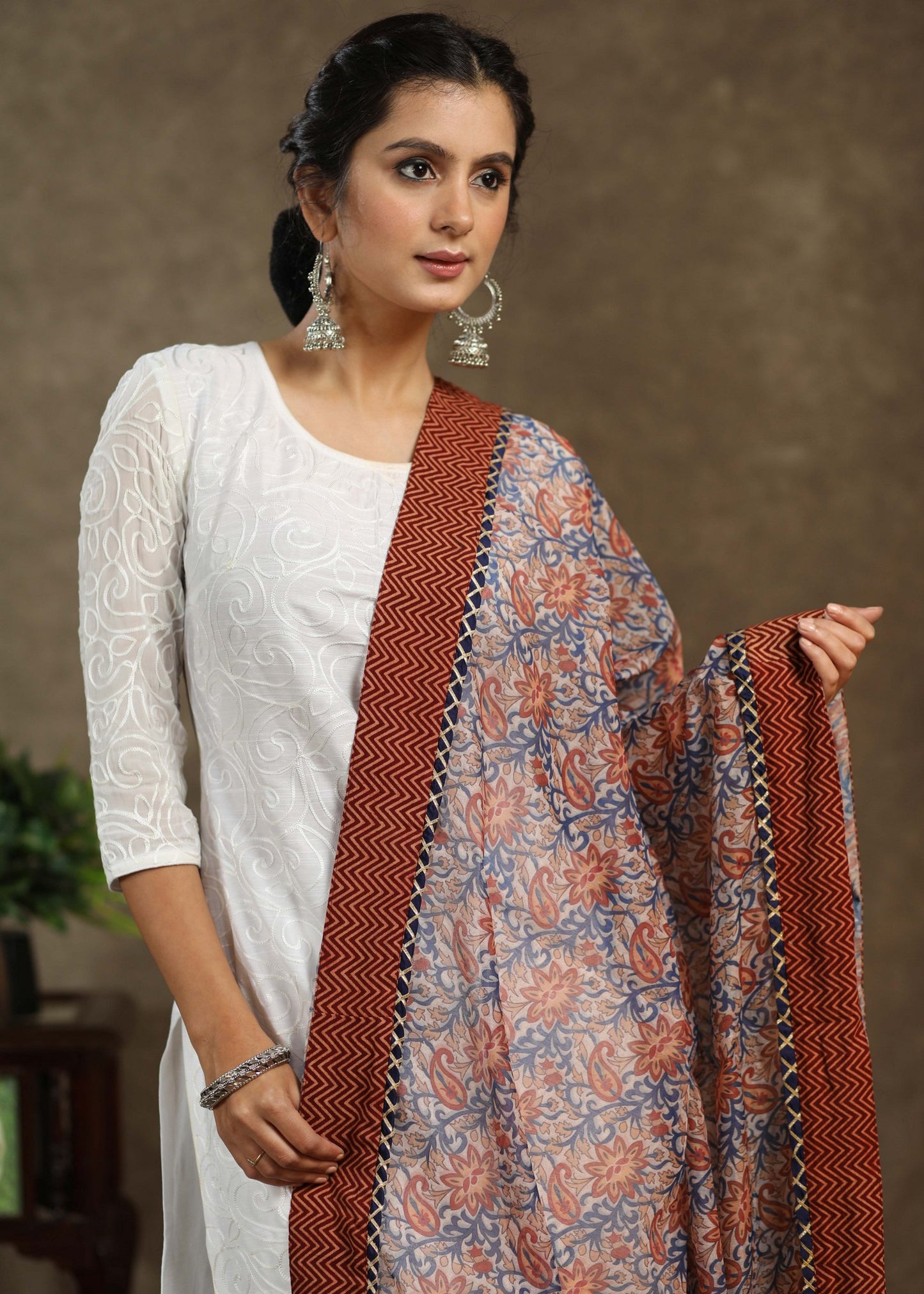Flower printed dupatta with Ajrakh border