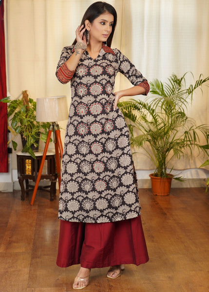 Smart Straight Cut Cotton Printed Kurta with exclusive Red Glass Bead Work