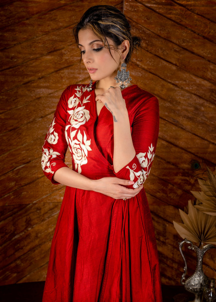 Maroon cotton silk dress with exclusive embroidered motifs.
