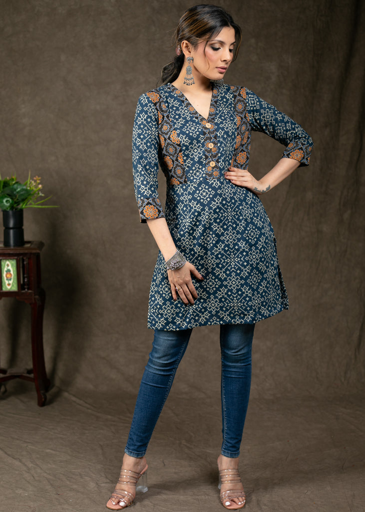 Elegant Natural Print Tunic with Wooden Button