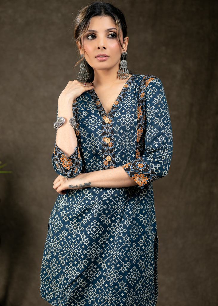 Elegant Natural Print Tunic with Wooden Button